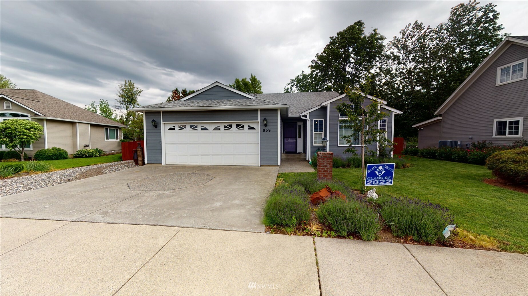 Property Photo:  859 SE Sentry Drive  WA 99324 