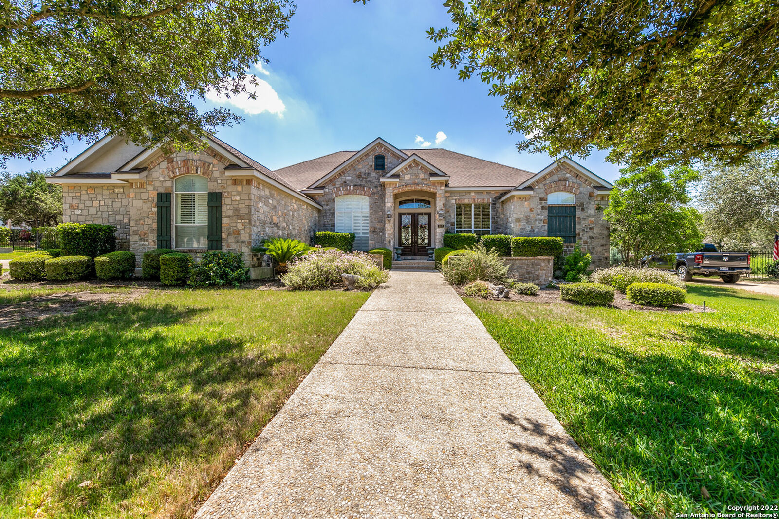 Property Photo:  907 Fawnway  TX 78260 