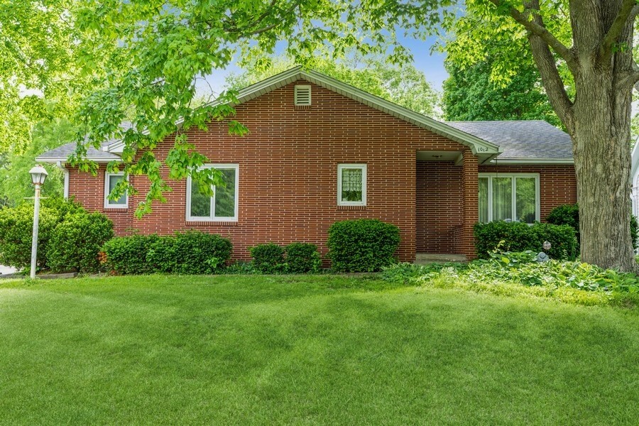 Property Photo:  1012 E 2nd Street  IA 50219 