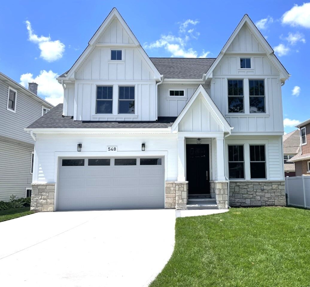 Property Photo:  548 S Fairview Avenue  IL 60126 