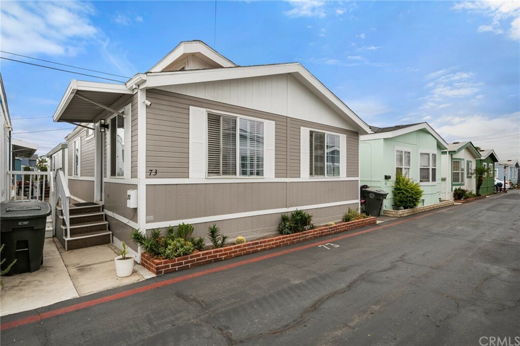 Property Photo: 327 W Wilson Street 73 CA 92627