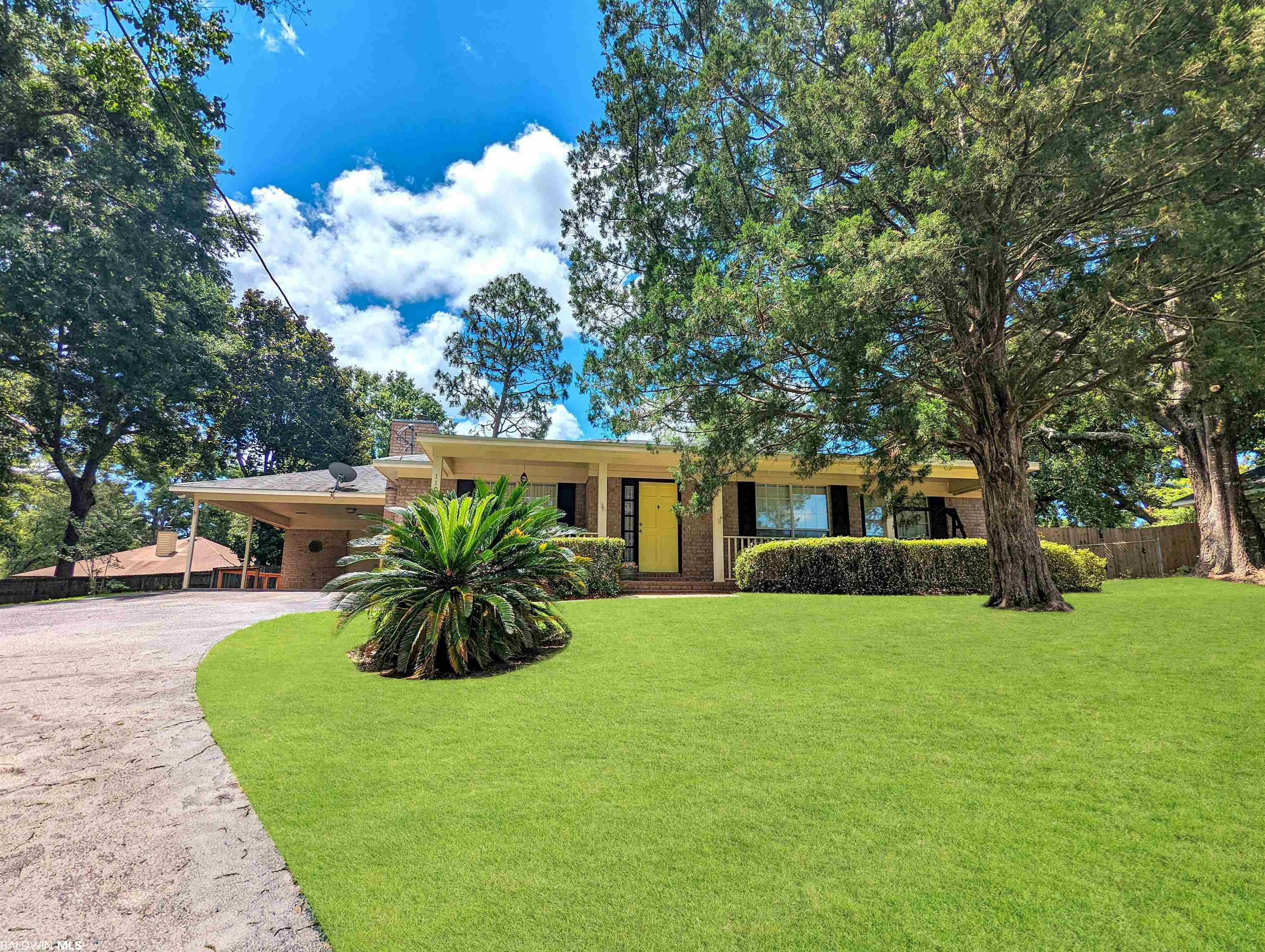 Property Photo: 110 Virginia Circle AL 36526