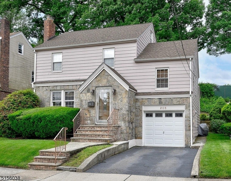 Property Photo:  205 Fairway Ave  NJ 07109 