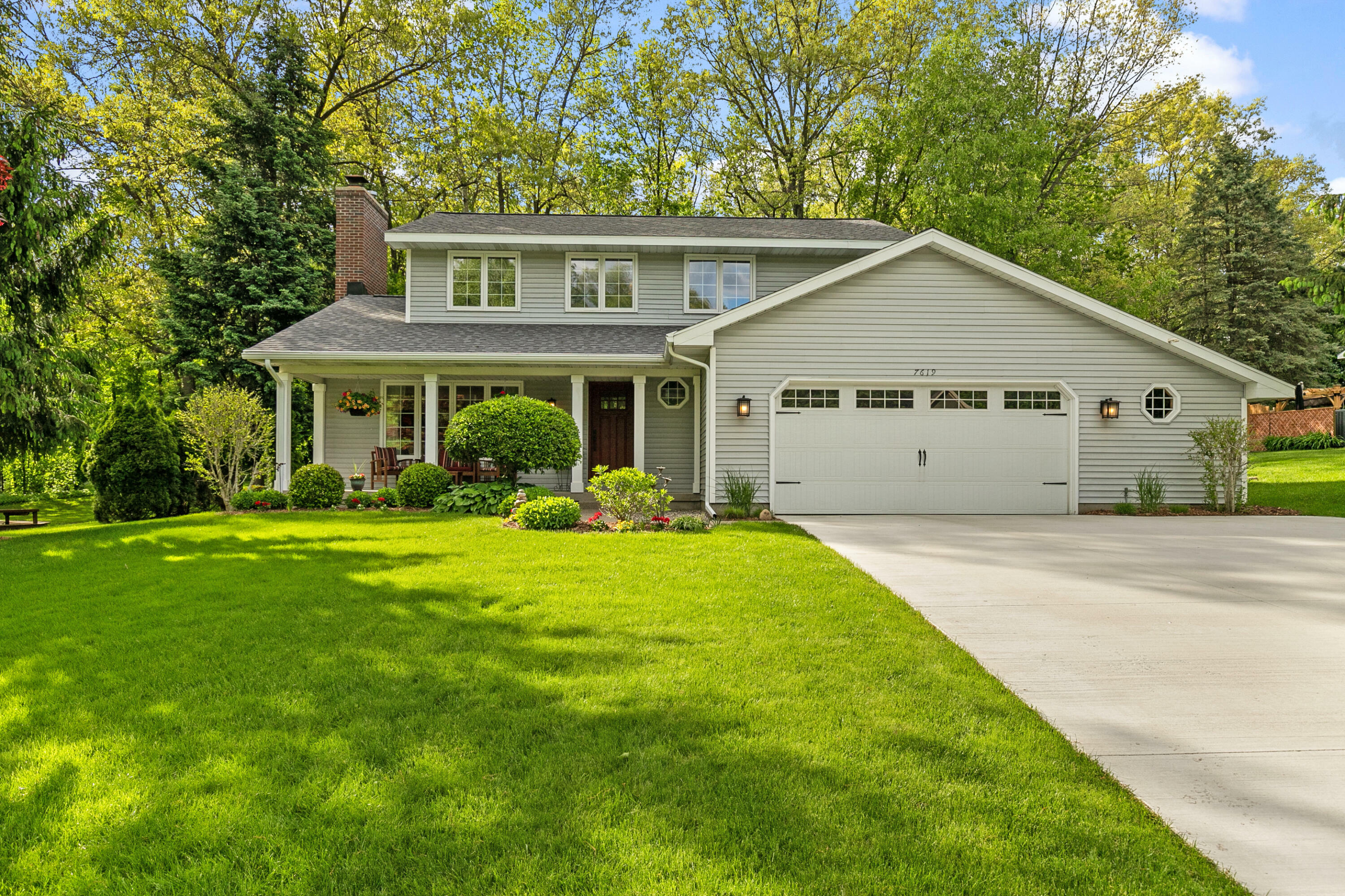 Property Photo:  7619 Candlewood Drive SE  MI 49301 