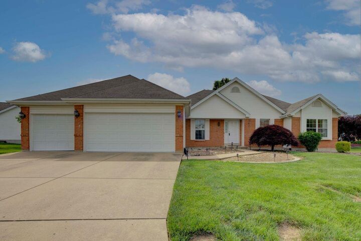 130 Black Lantern Trail  St Peters MO 63376 photo