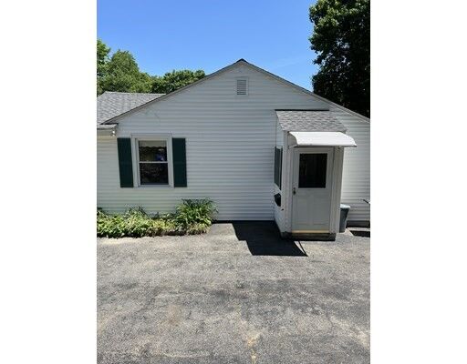 Property Photo:  31 Royal Rd  MA 01603 