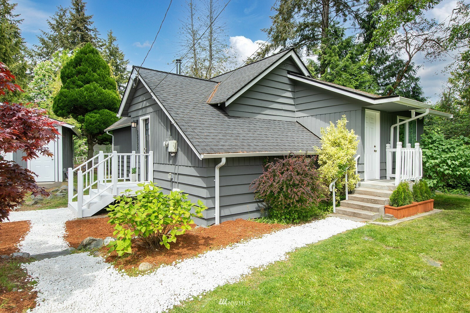 Property Photo:  23222 92nd Avenue W  WA 98020 