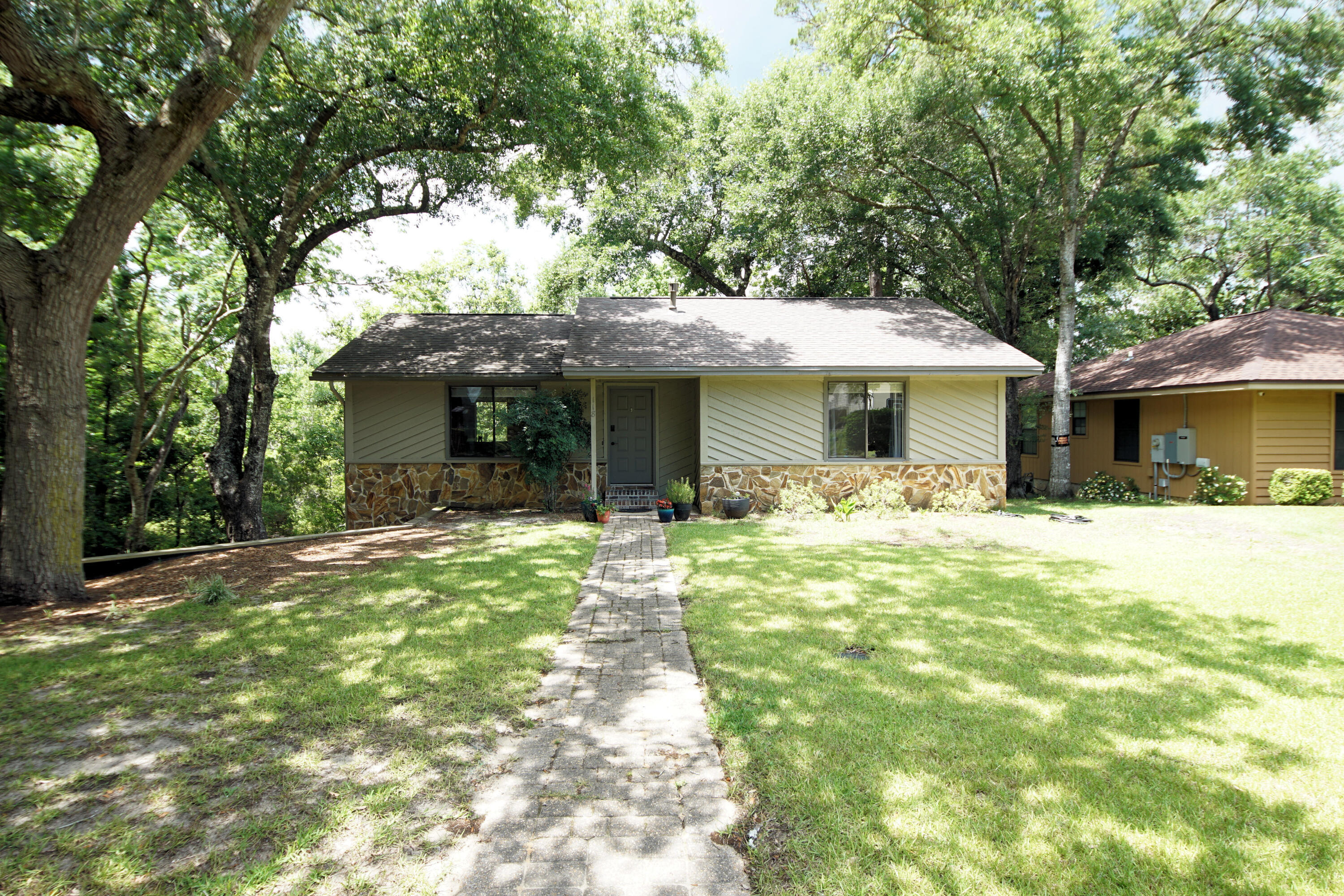 Property Photo: 118 Beverly Drive FL 32578