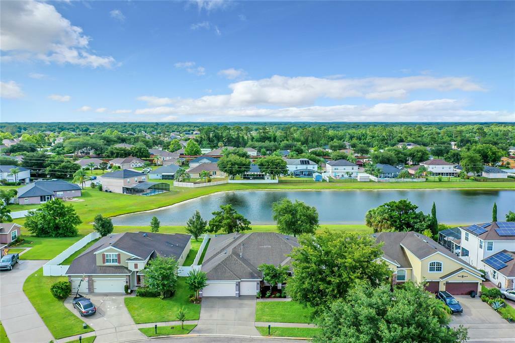 Property Photo: 369 Skyview Place FL 32766