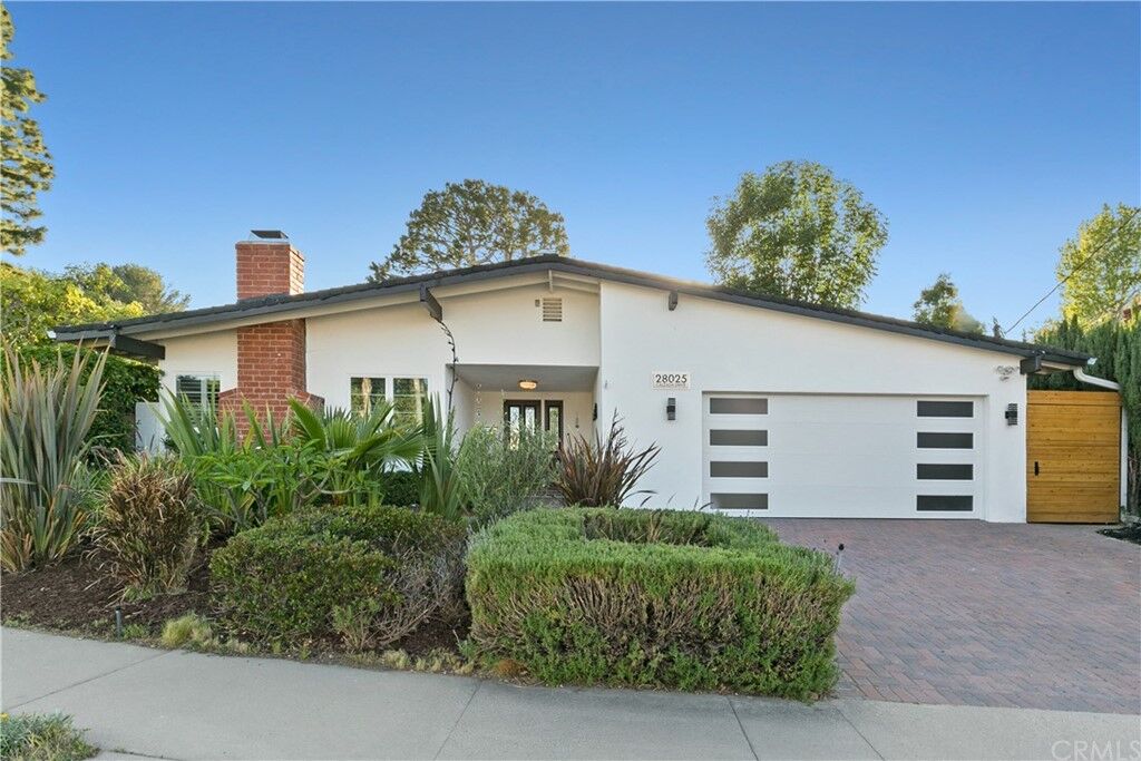 Property Photo:  28025 Calzada Drive  CA 90275 