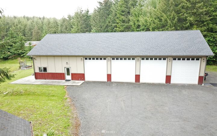 Property Photo:  109 Canyonview  WA 98532 