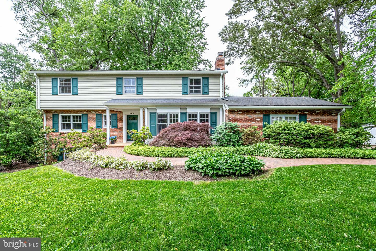 8909 Linton Lane  Alexandria VA 22308 photo