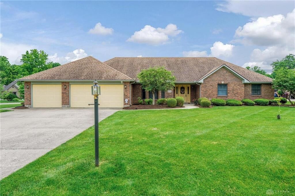 Property Photo: 3779 Maple Grove Lane OH 45440