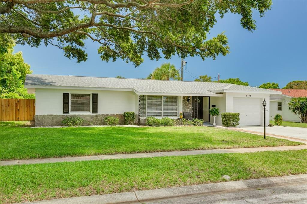 Property Photo: 5874 29th Avenue N FL 33710