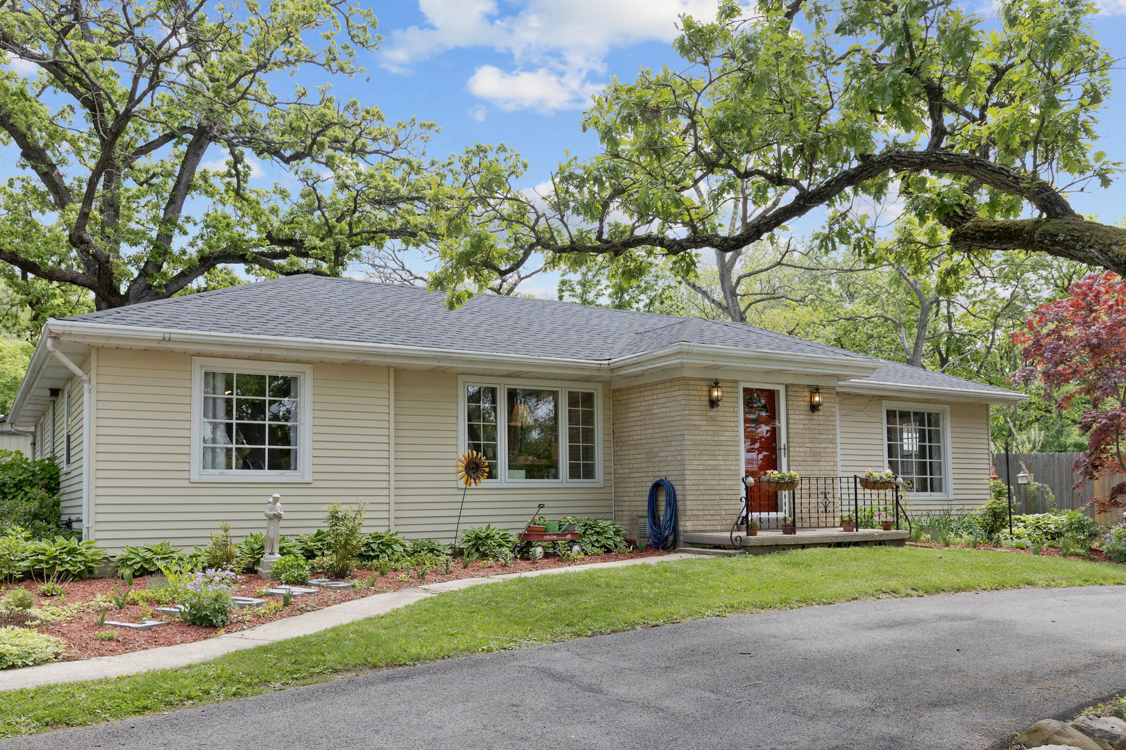 Property Photo: 4604 Sunnyside Road IL 60098