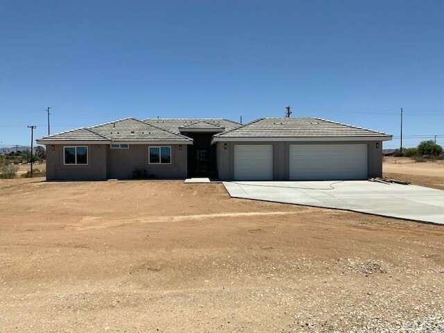 Property Photo: 16055 Tokay CA 92395