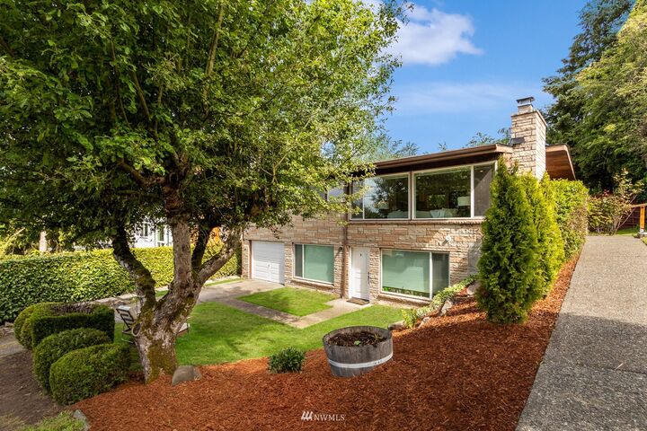 Property Photo:  2312 S Spencer Street  WA 98108 