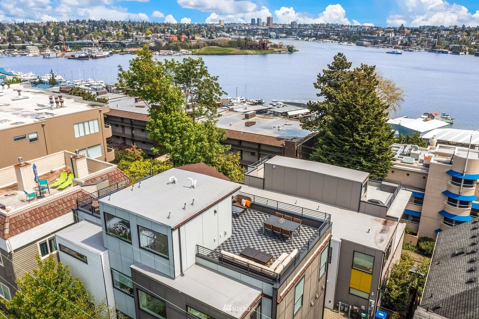 Property Photo:  2120 Waverly Place N  WA 98109 