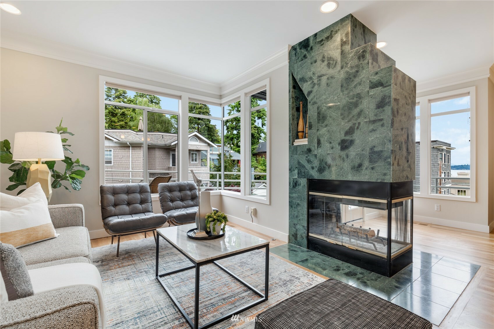 Property Photo:  3513 S Leschi Place  WA 98144 