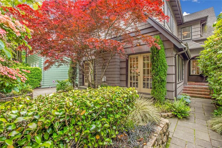 1221 Federal Avenue E  Seattle WA 98102 photo