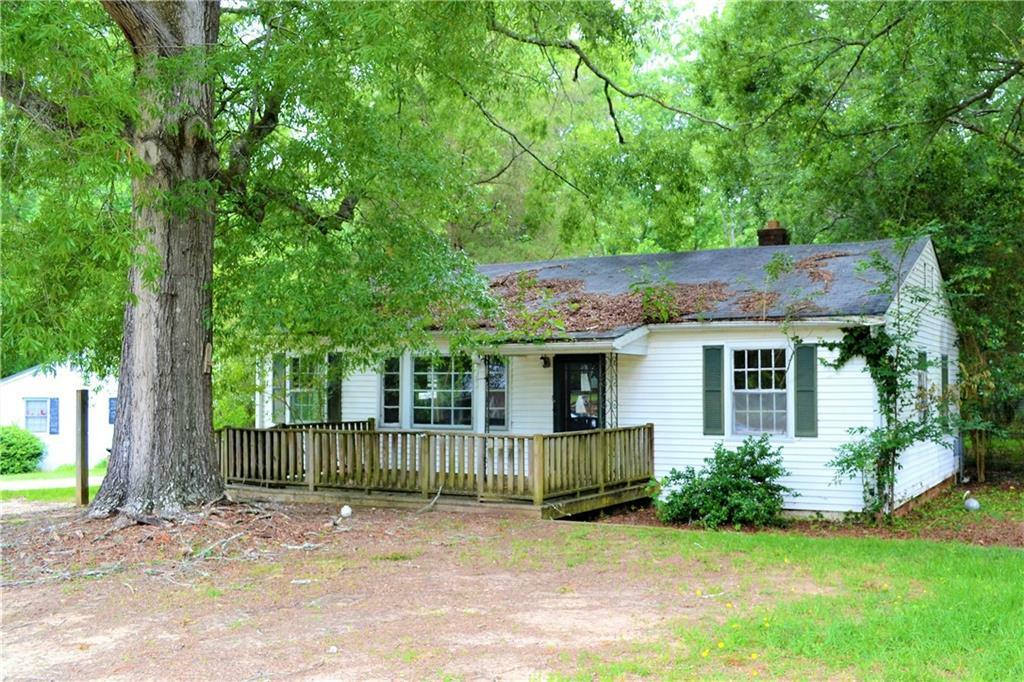 Property Photo: 112 Pinewood Circle SC 29620