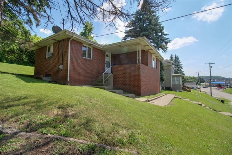 Property Photo:  448 Old Pike St  PA 15317 