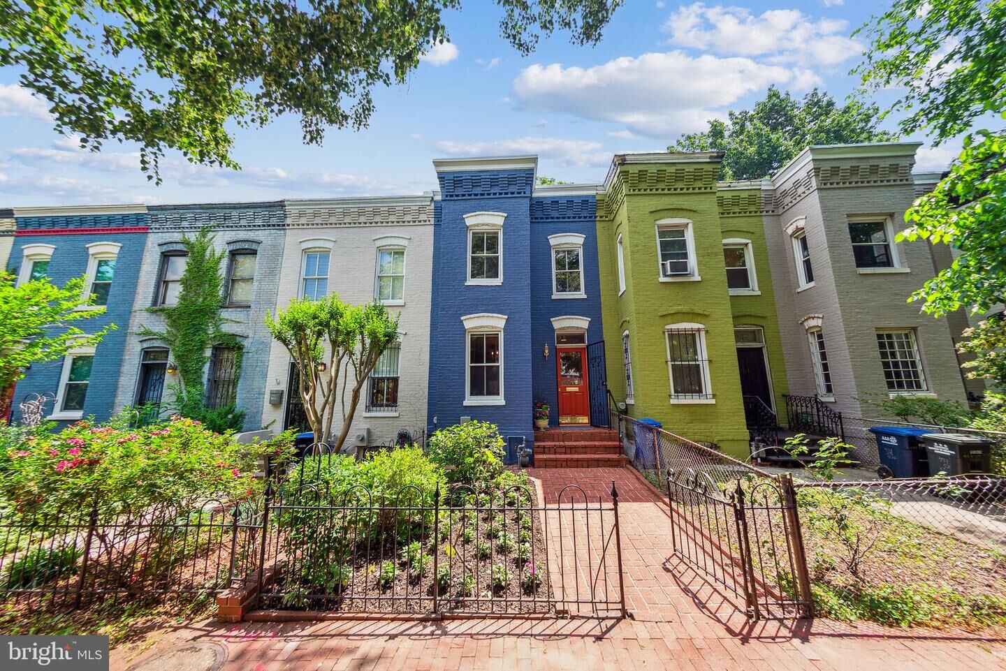 Property Photo:  435 5th Street NE  DC 20002 