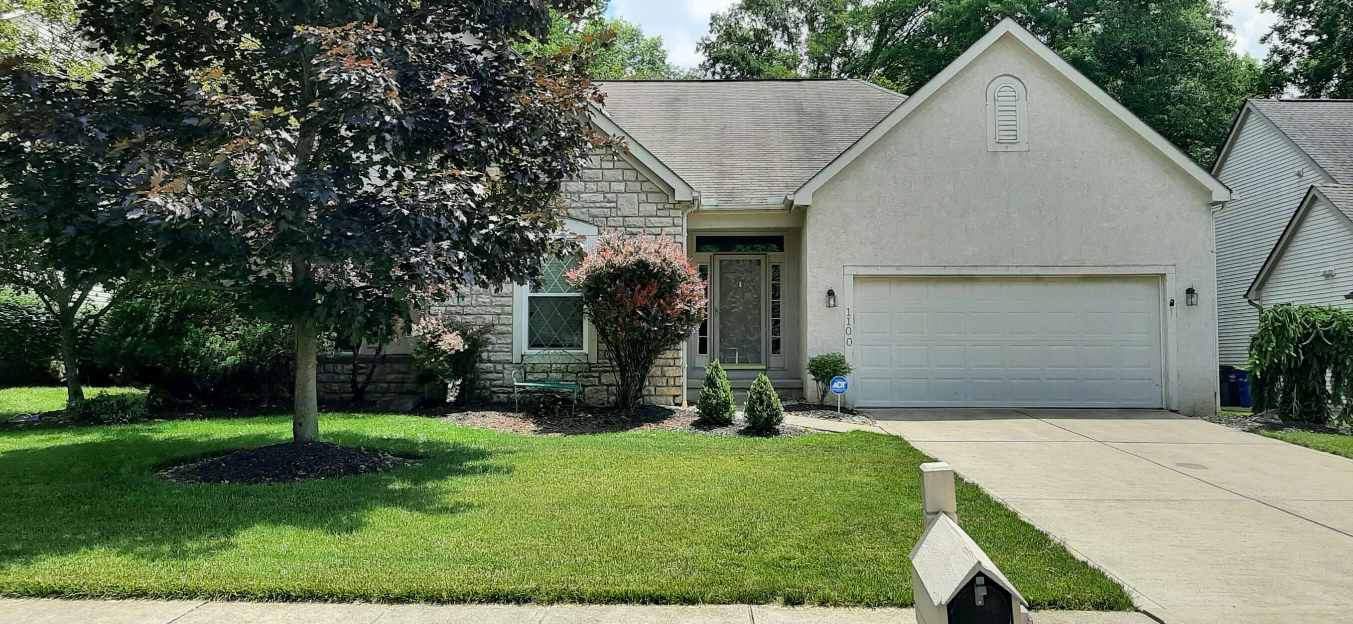 Property Photo: 1100 Bergenia Drive OH 43068