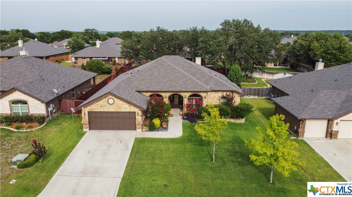Property Photo: 2033 Falling Leaf Lane TX 76548
