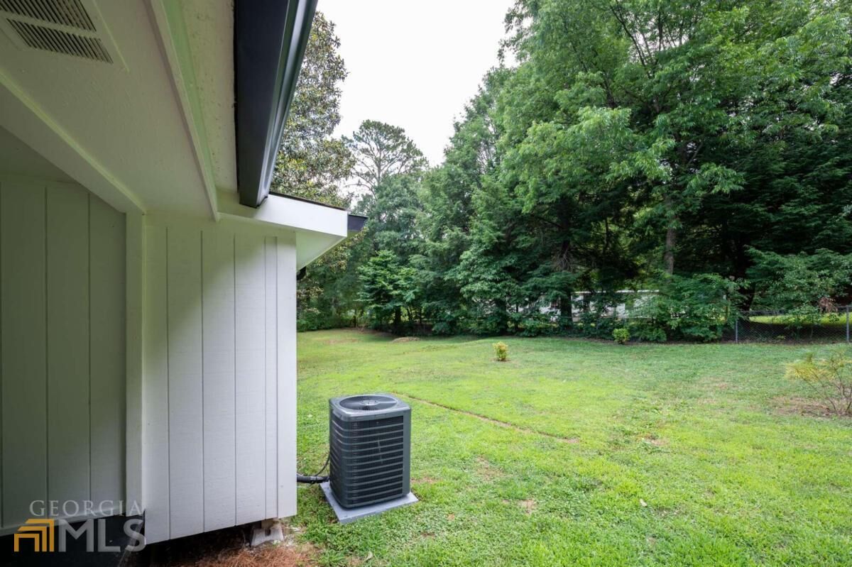Property Photo:  310 SE Bonaire Street  GA 30120 