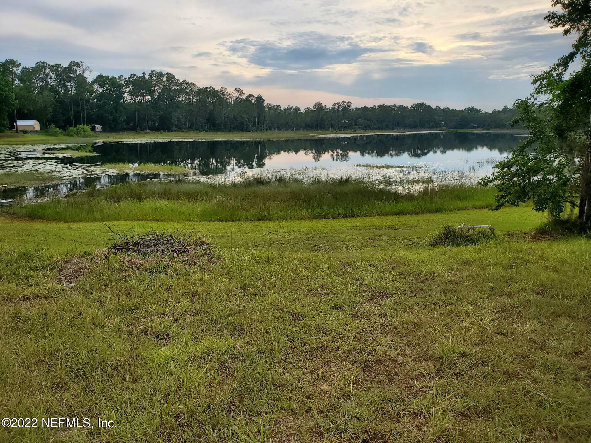 Property Photo:  369 Lake Como Drive  FL 32181 