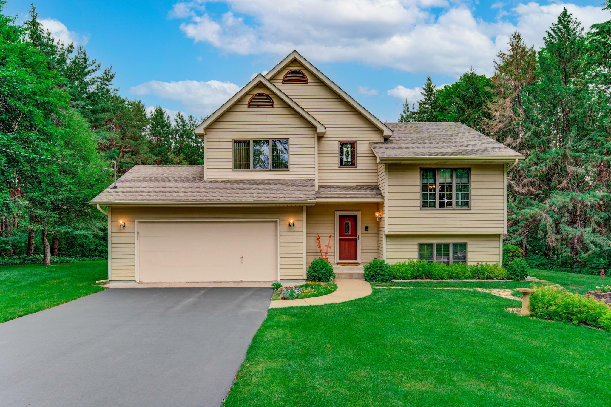 Property Photo: 8719 Oakgreen Avenue S MN 55033