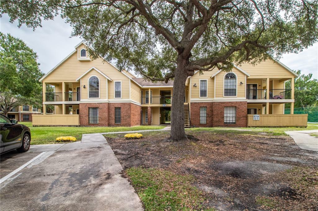 Property Photo:  8724 Mallard Reserve Drive 101  FL 33614 