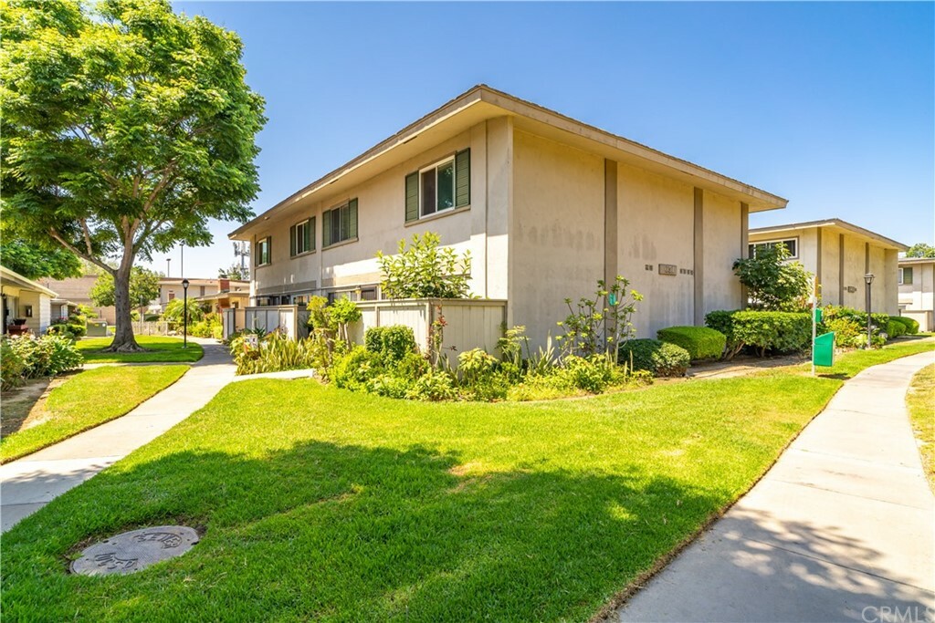 Property Photo:  651 W 6th Street B  CA 92780 