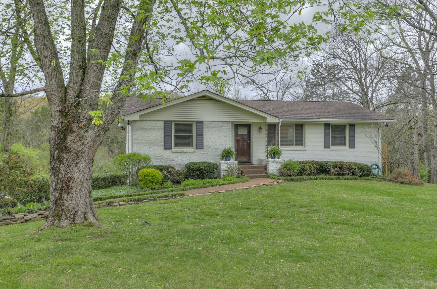 Property Photo:  1217 Davidson Rd  TN 37205 