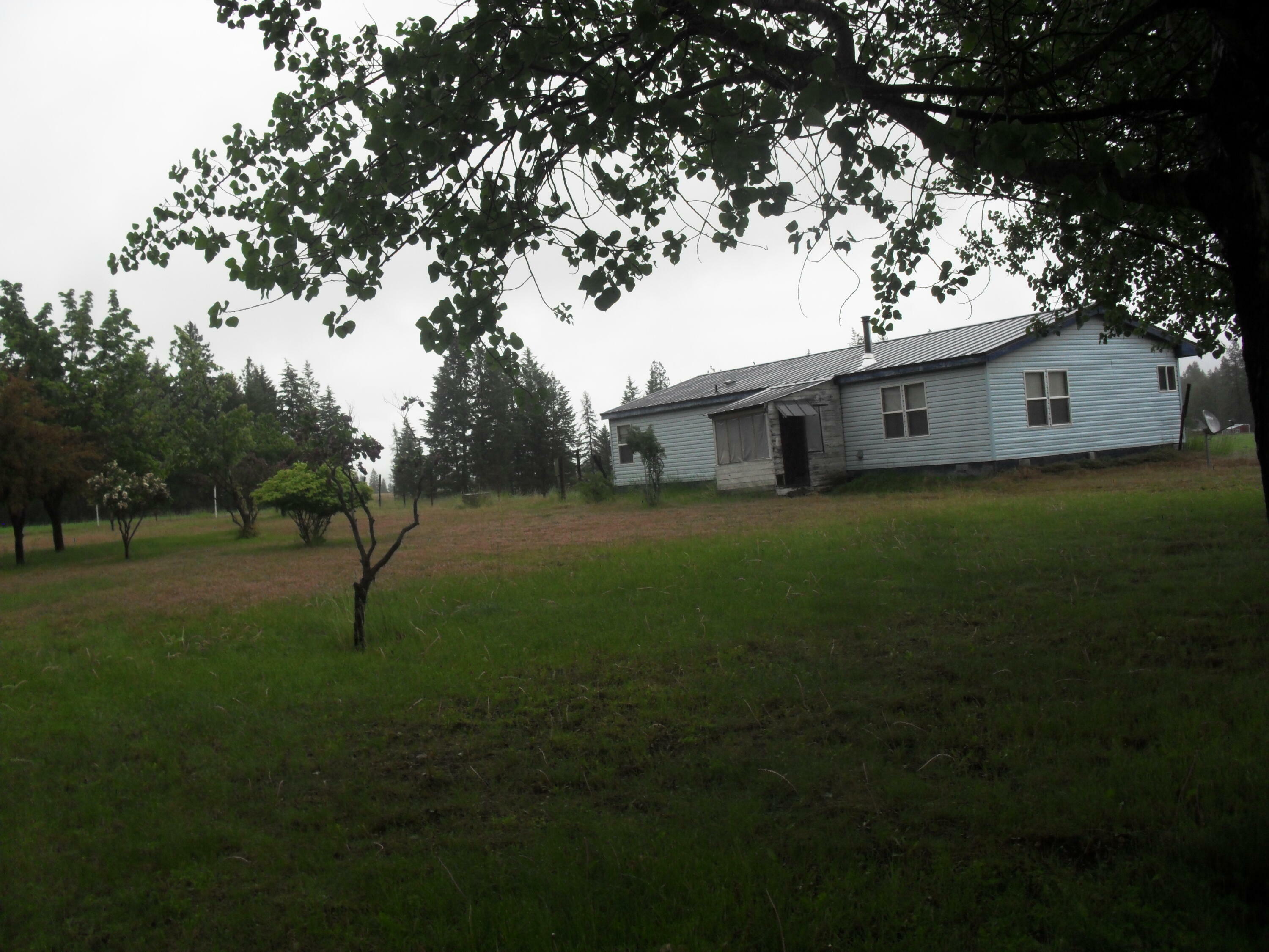 Property Photo:  1784 Dearinger Rd  WA 99101 