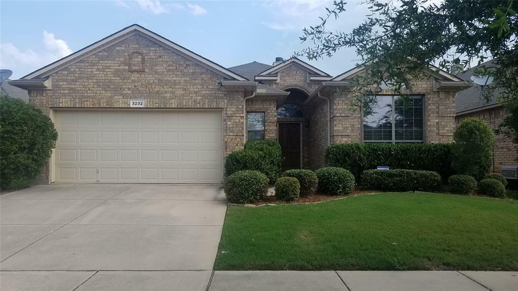 Property Photo: 3232 Stonecrop Trail TX 76226
