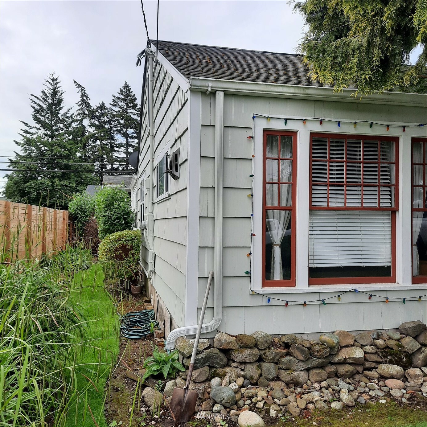 Property Photo:  1311 11 Street  WA 98221 