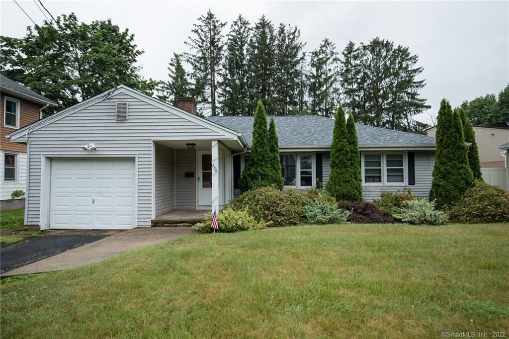 Property Photo:  256 Reservoir Avenue  CT 06451 