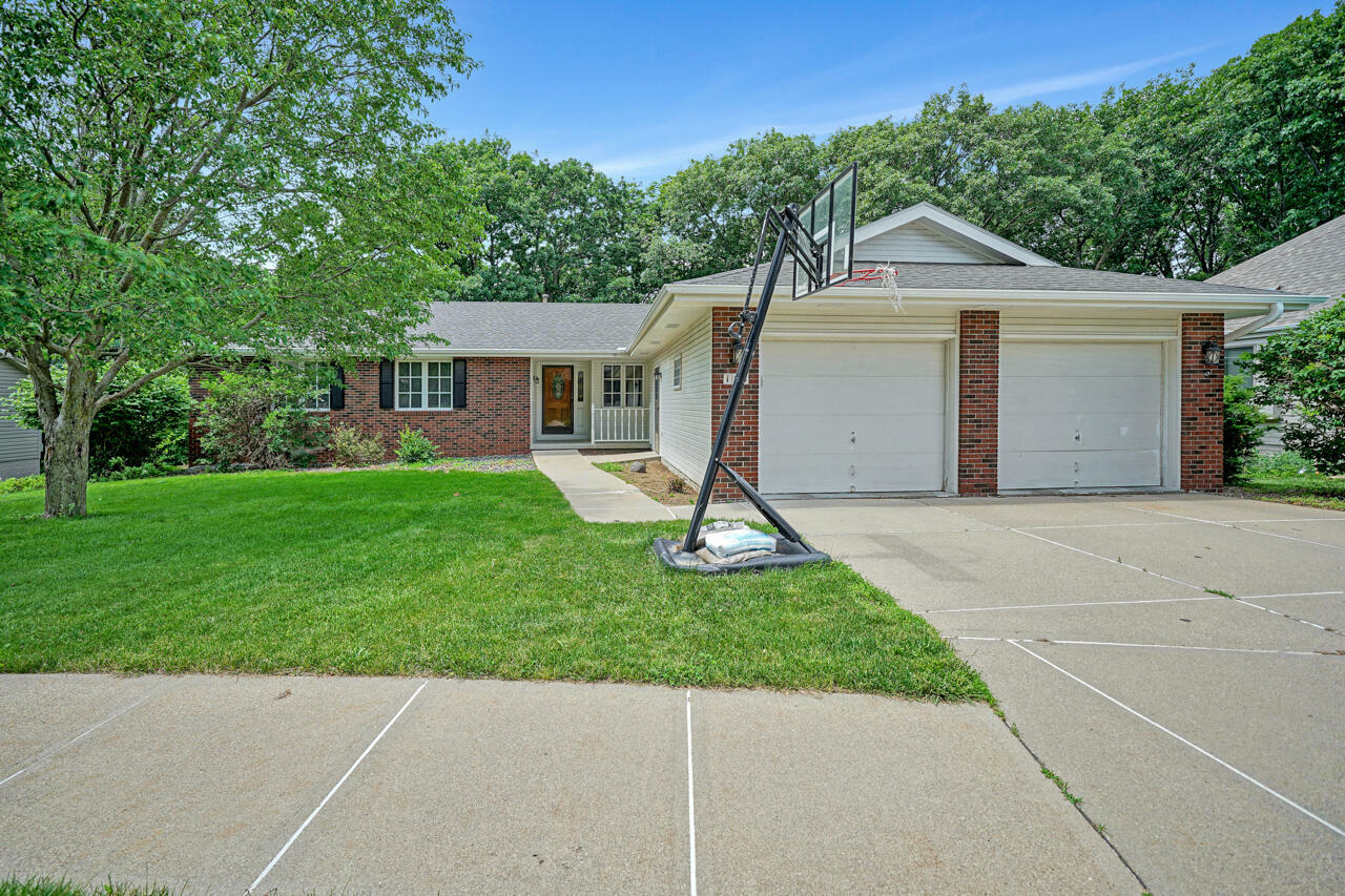 Property Photo:  125 Sunny Ridge Drive  IA 51503 