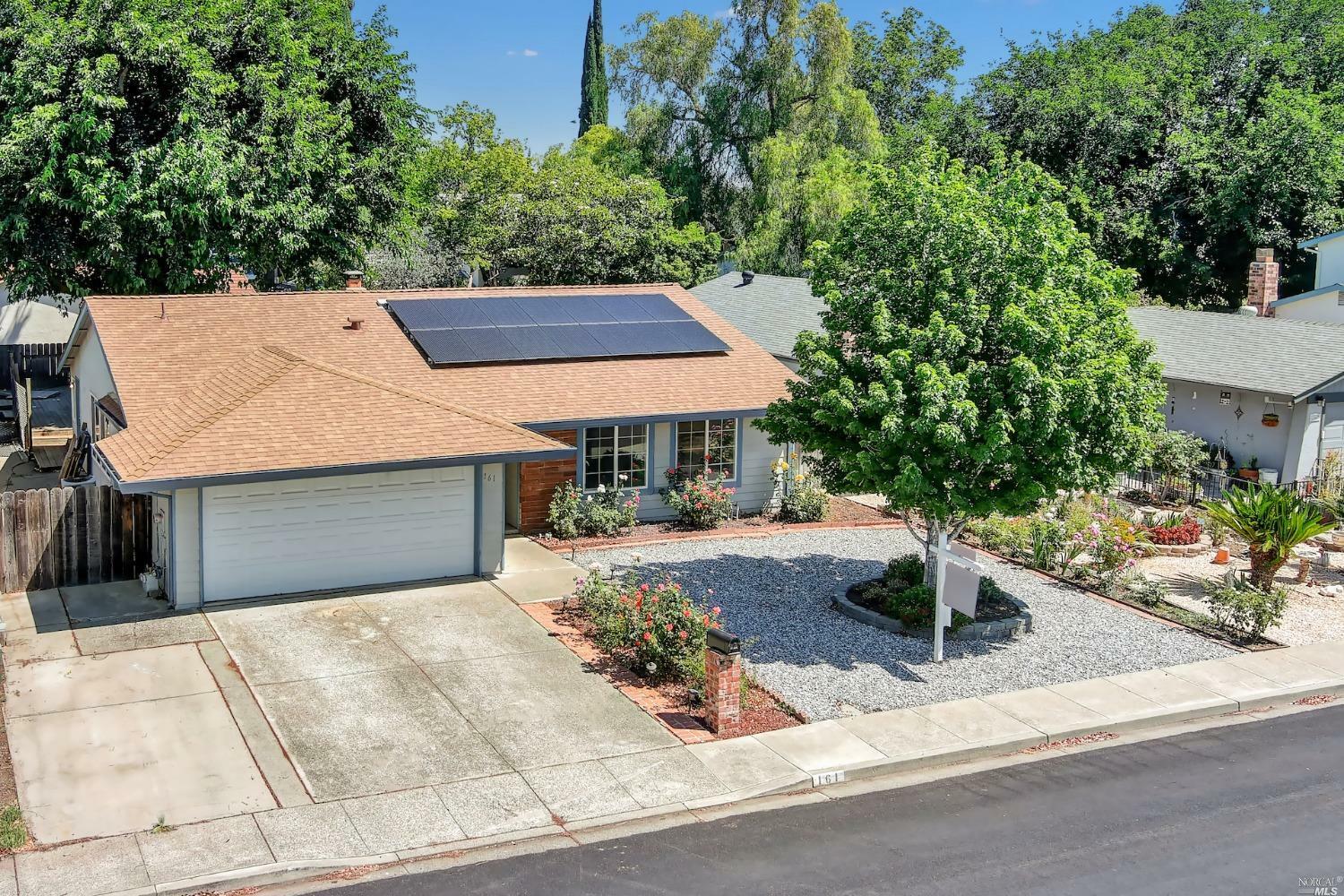 Property Photo: 161 Dover Way CA 95687