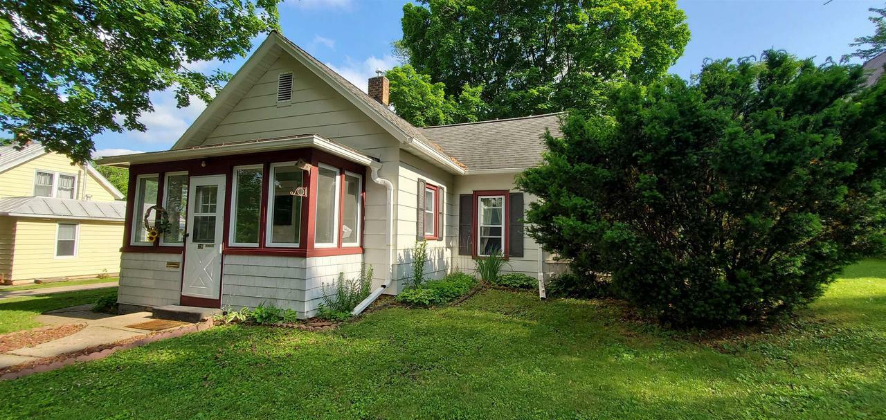 Property Photo:  326 Blake St  WI 53913 