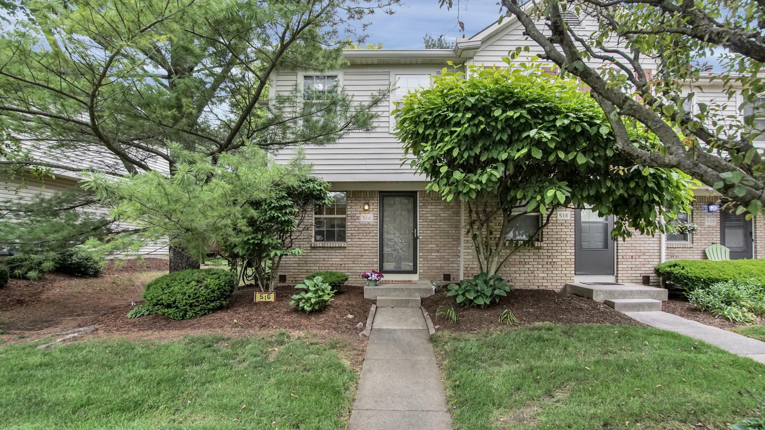 Property Photo:  516 Fox Trail Circle E 4-516  OH 43081 