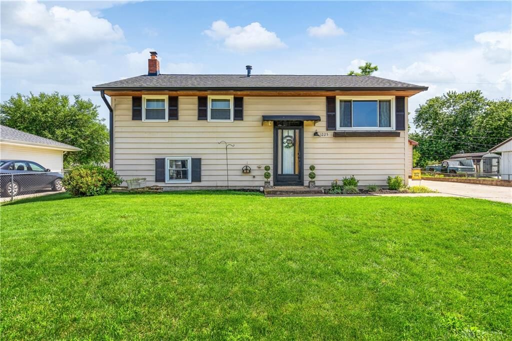 Property Photo: 1225 Bookwalter Avenue OH 45344