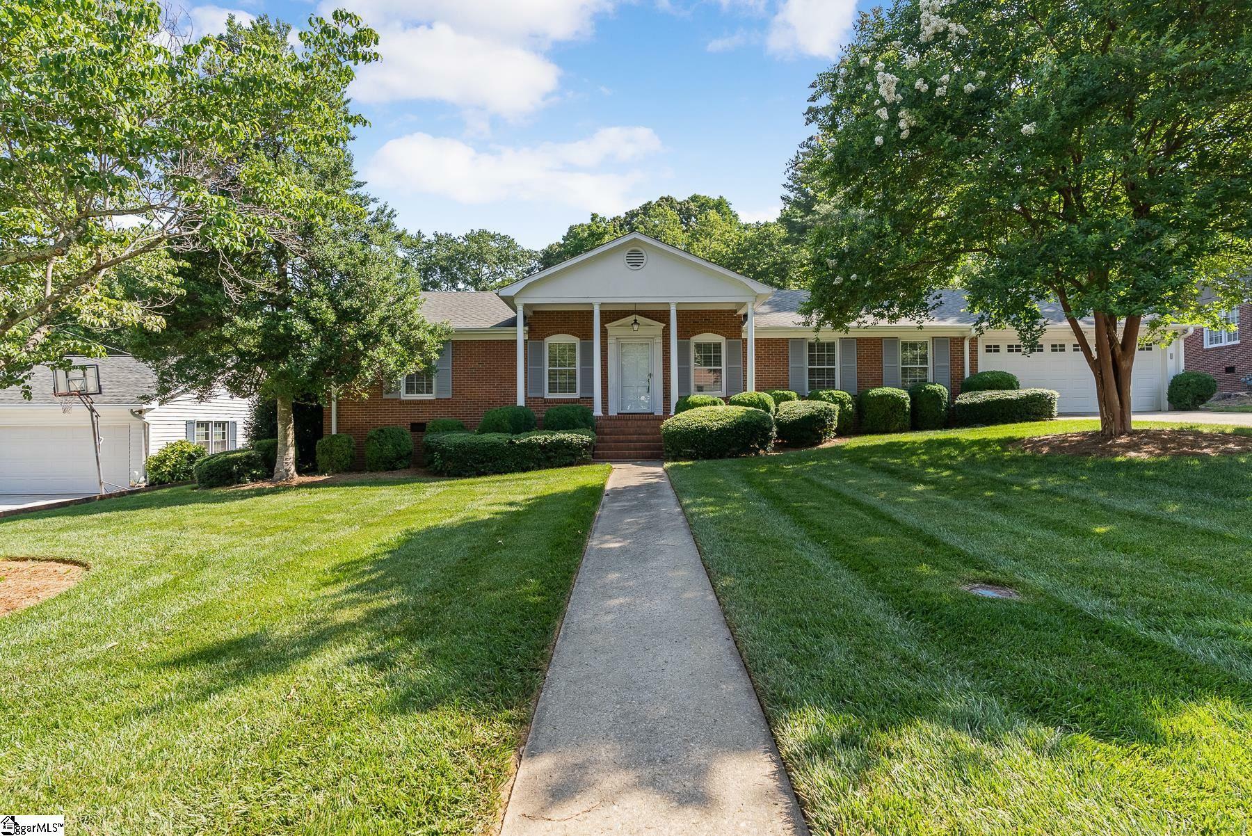 Property Photo:  106 Abingdon Way  SC 29607 