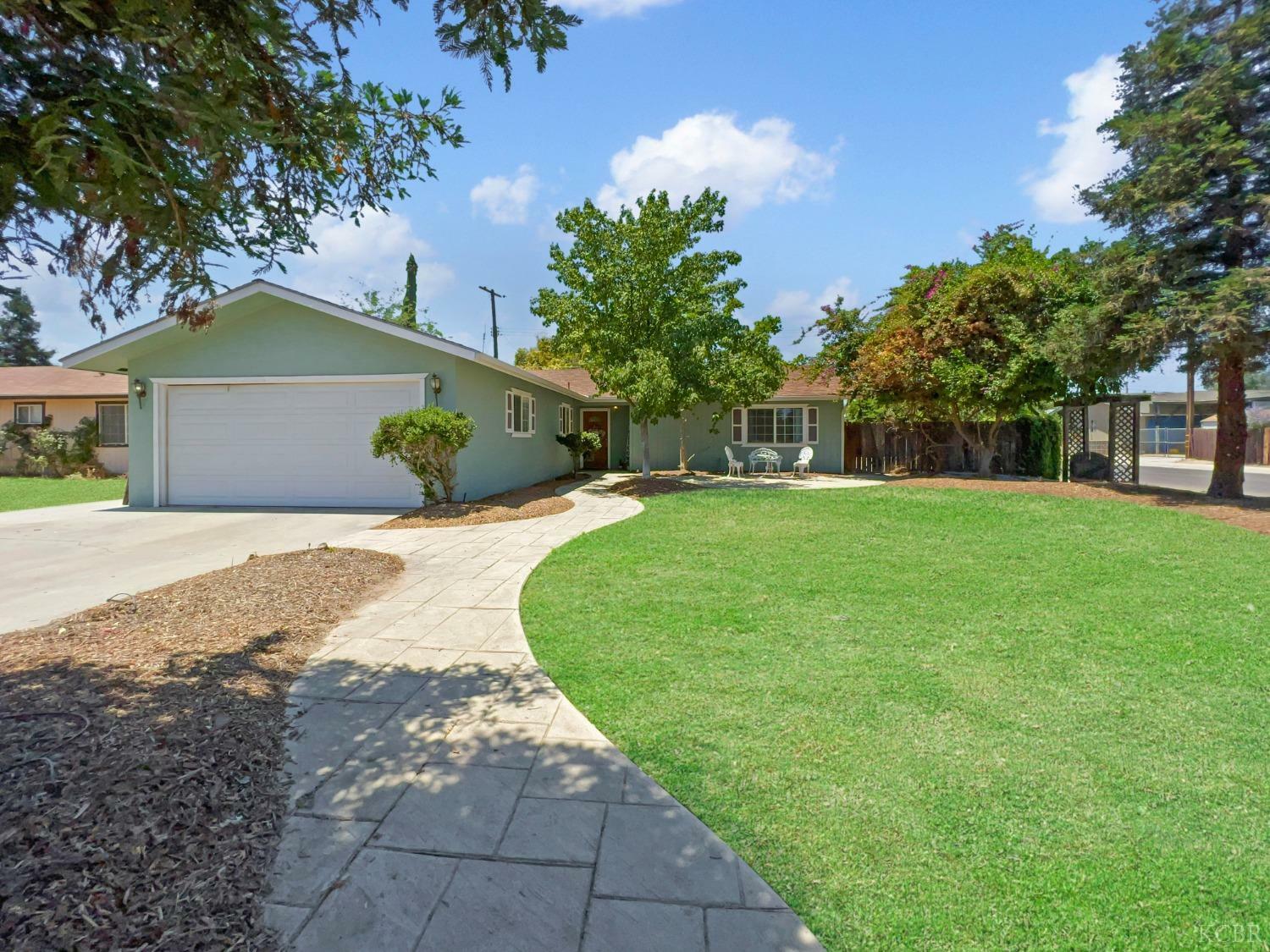 Property Photo:  1613 S Tipton Court  CA 93292 