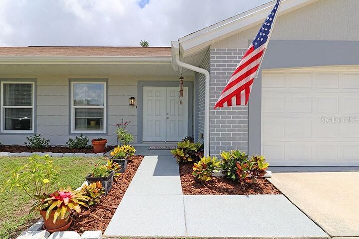 Property Photo: 3704 Lighthouse Way FL 34691