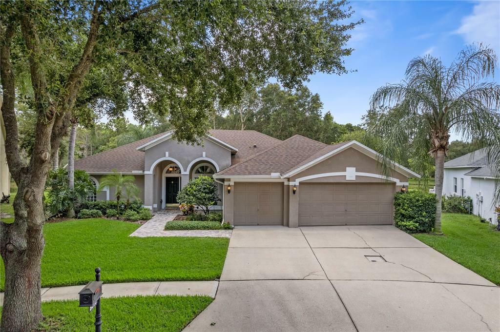 Property Photo:  8613 Herons Cove Place  FL 33647 