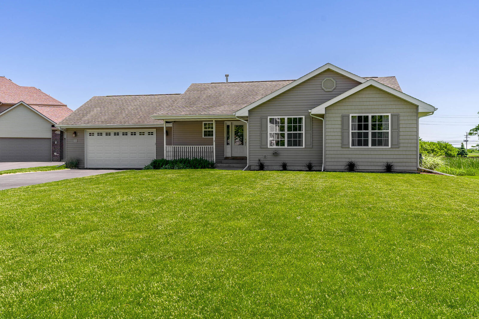 Property Photo: 1895 Eden Place IL 61107