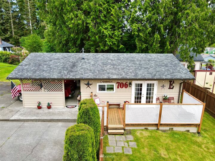 Property Photo:  706 N 3rd Street  WA 98563 